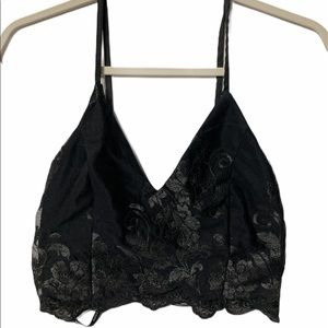 Black Lace Papaya Crop Top